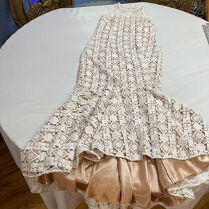 Sara Emanuel White Tan Lace Dress Size 6